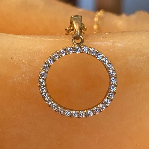 🎉 14K CIRCLE PENDANT ‼️ - Picture 10 of 11
